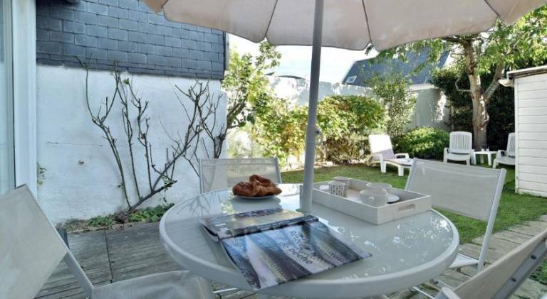 Fully equipped beautiful vacation home with yard, patio & barbecue | Dogs allowed in Dinan