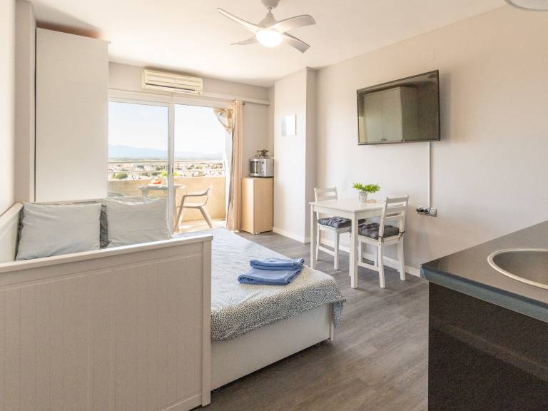 Family-friendly lovely holiday apartment with terrace & yard | Close to the beach | Pet-friendly — photo 3