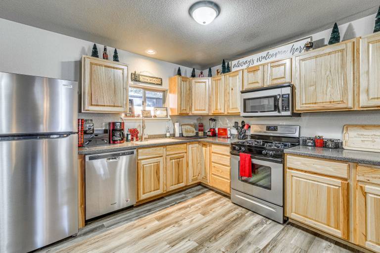 Ruidoso Retreat Near Alto Lake, Biking & Golf! — photo 4