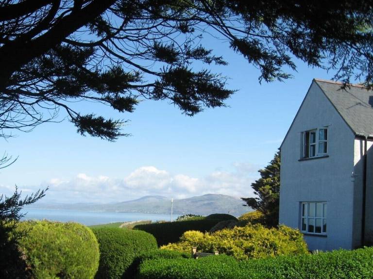 House Llanegryn