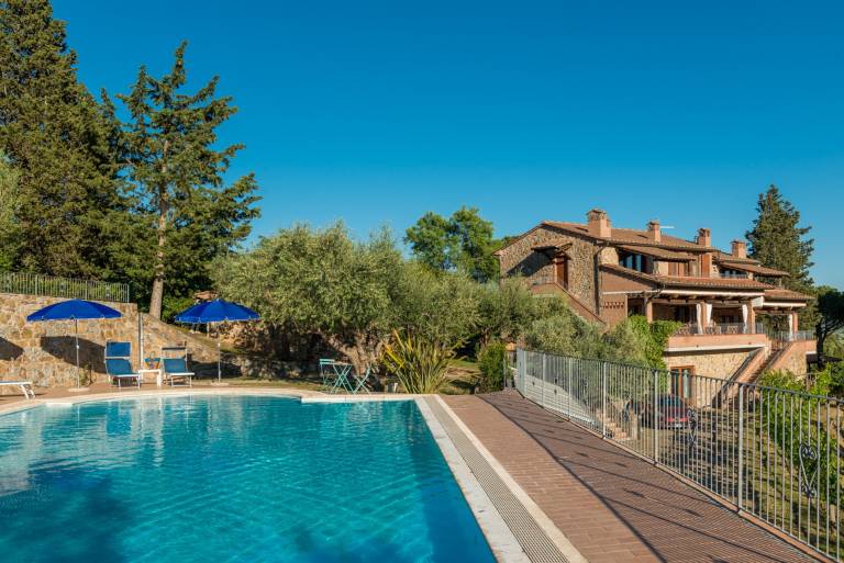 'Bilocale 1' with Panoramic Pool, Garden, Private Terrace and Wi-Fi in Gavorrano