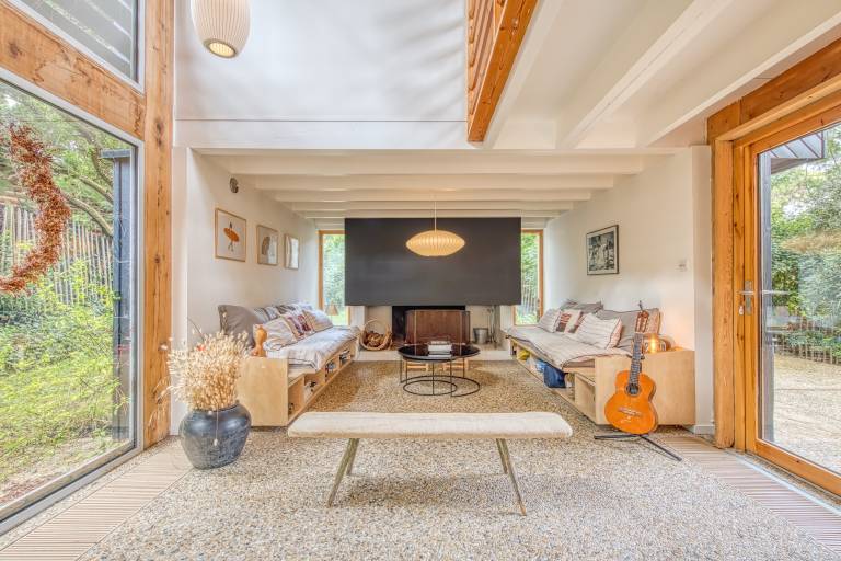 Child-friendly big villa with private pool, yard & patio | Garden view | Perfect for remote work | Pets allowed — photo 3