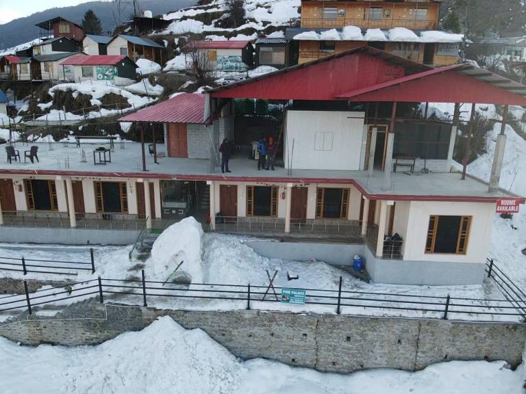 Pine Palace Homestay