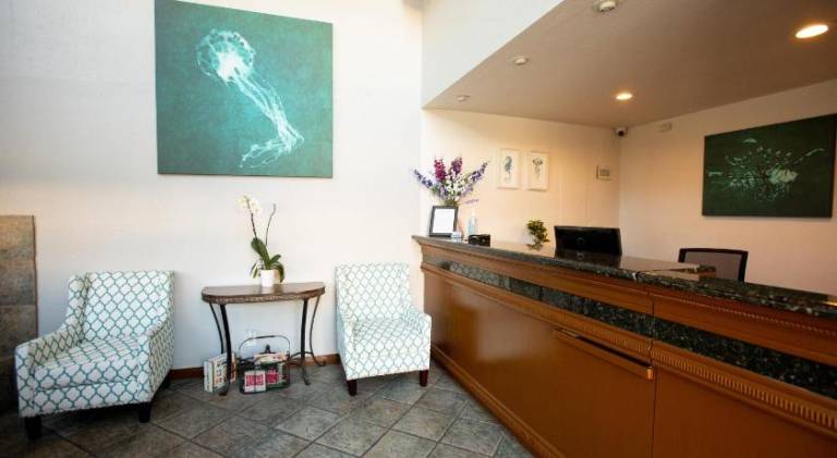Munras Inn — photo 4