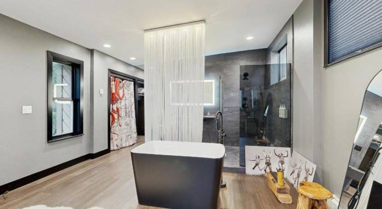 House with patio, jacuzzi & BBQ — photo 2