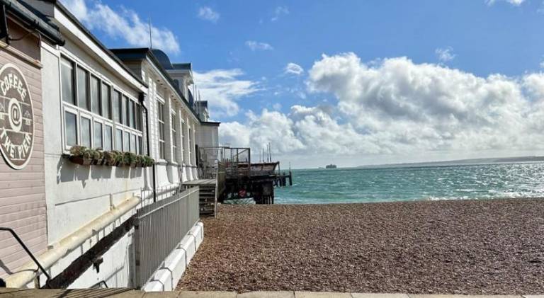 Rental apartment with hot tub & yard | Close to the beach | Pets are welcome — photo 4