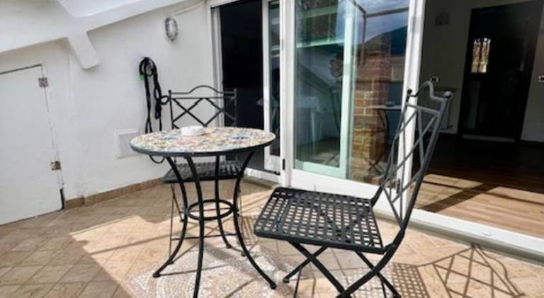Rental apartment with 2 rooms for 5 persons in La Spezia