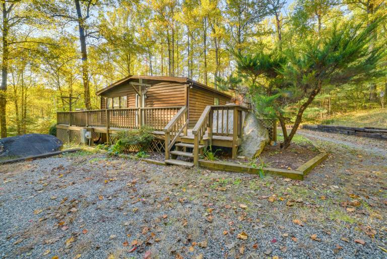 Stanardsville Cabin Rental 24 Mi to Shenandoah! in Shenandoah, MD