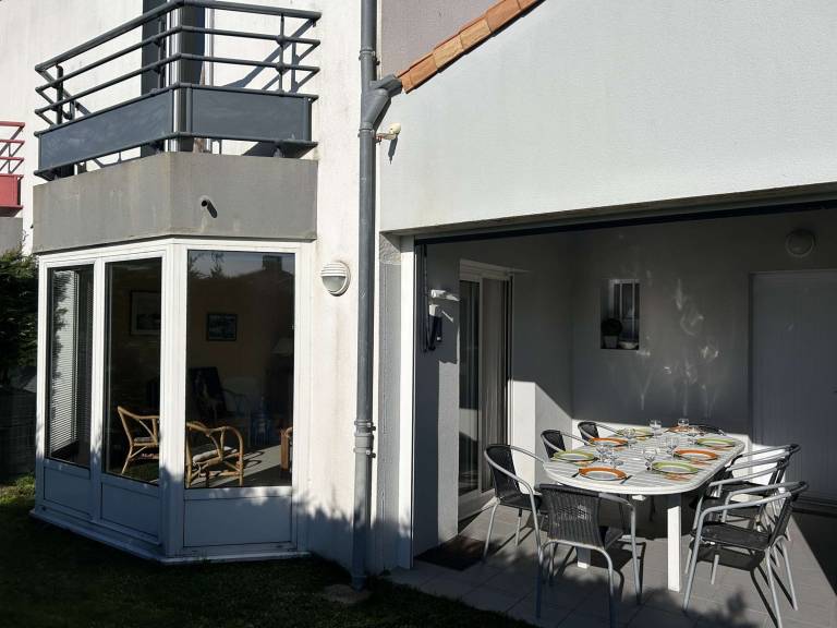 Renovated 3-BR House, WiFi, Near Beach & Center, Sleeps 7 — photo 3