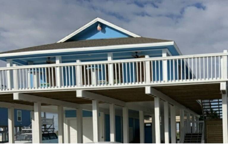 House  Crystal Beach