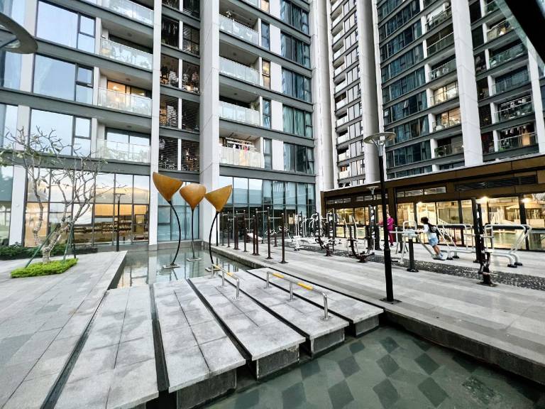 Charming apartment with yard, BBQ & pool | Suitable for remote work | Pets allowed — photo 4