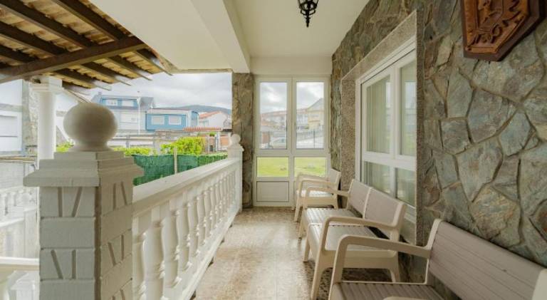 Fully equipped beautiful house with private pool, yard & patio | Beach nearby | Dogs allowed — photo 5