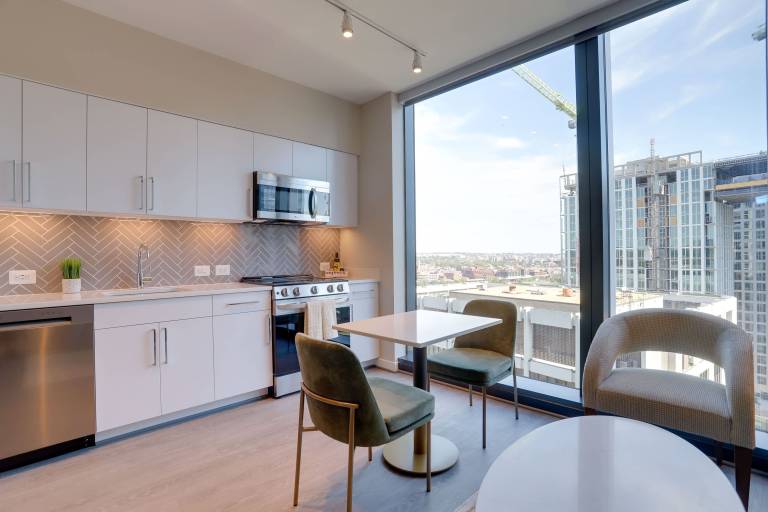 Sojourn Rosslyn Gym Pool Rooftop Free Parking
