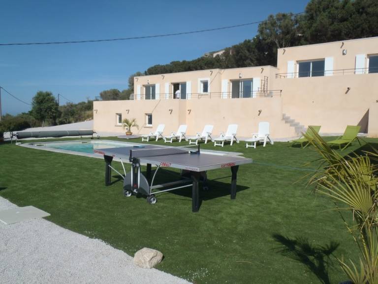 Villa with private pool, garden & BBQ | Beach view — photo 2