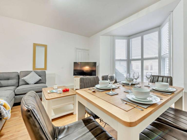 Rental apartment with 2 rooms for 4 persons — photo 4