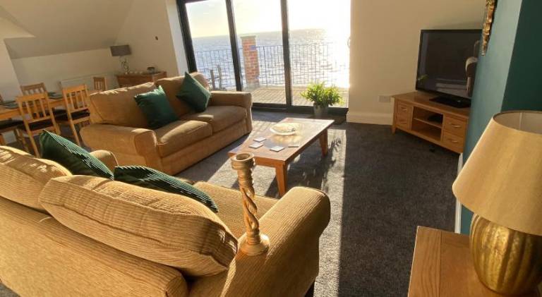 Rental apartment with terrace — photo 2