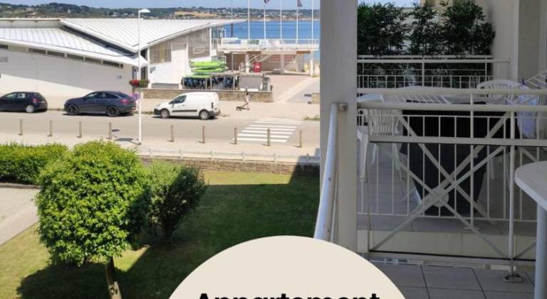 Superbe appartement avec piscine sauna et petite vue mer in Plougonvelin