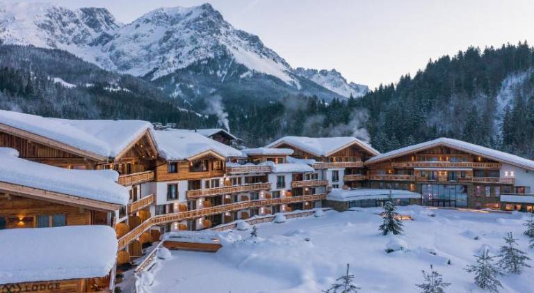 Serviced apartment with terrace, sauna & pool in Kufstein