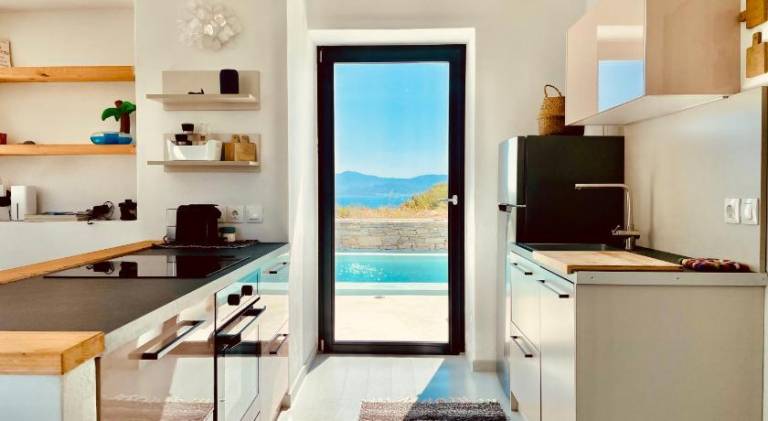 Villa with yard, terrace & private pool in Paros