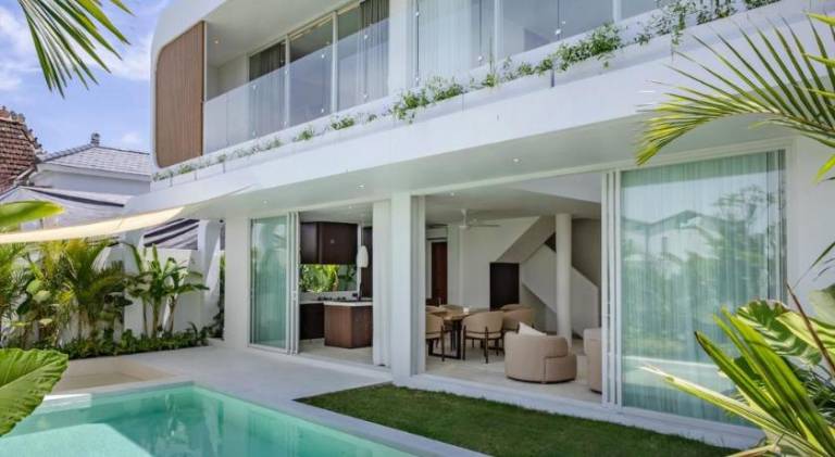 Luxury 3 bed beachside villa with cold plunge pool, rooftop & designer furniture in Canggu