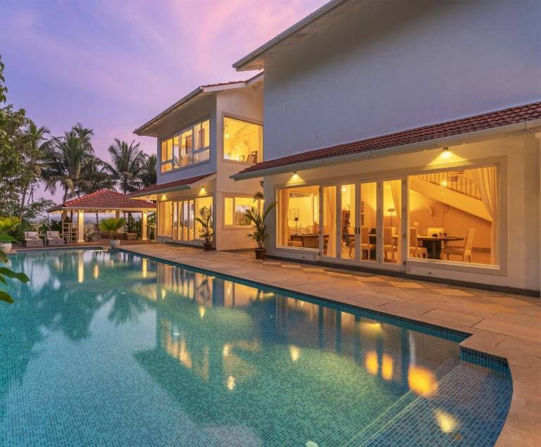 Villa with BBQ, yard & pool — photo 3