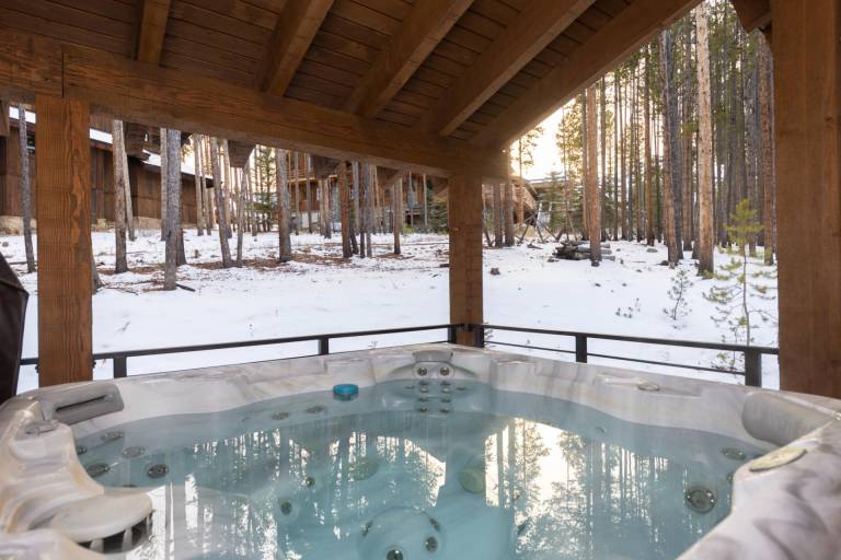 Trailside Lodge: Ski-in/Ski-out! Private Hot Tub, Pool Table, Gas Grill in Breckenridge, CO