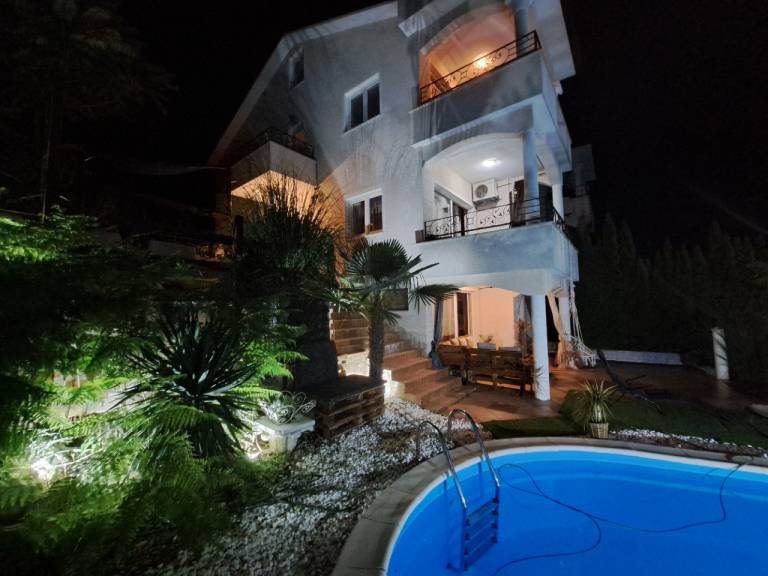 Villa with private pool, hot tub & grill | Water view in Lovran