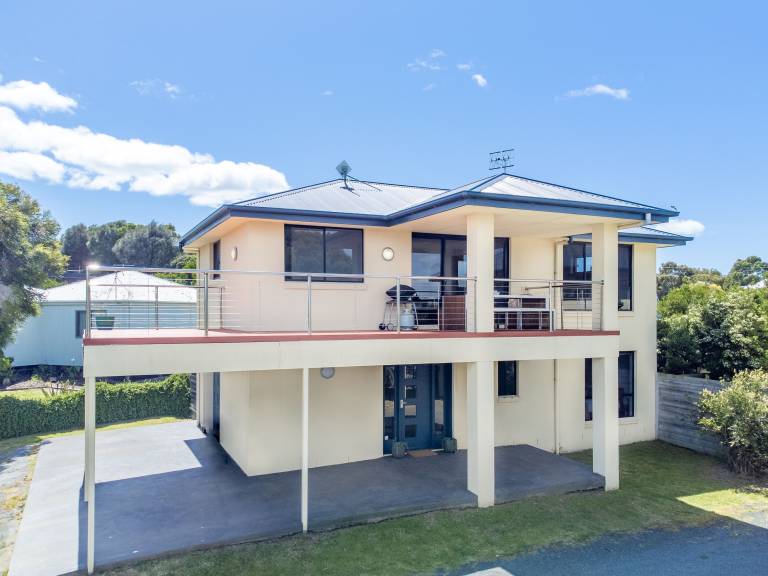 House Coles Bay
