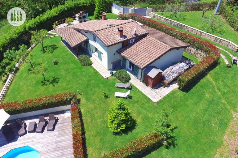 Family-oriented house with garden, hot tub & patio | Panoramic view | Dogs allowed — photo 3