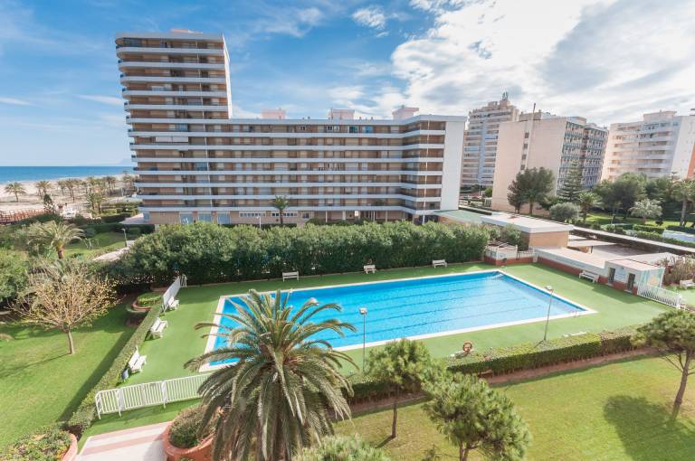 Family-friendly nice rental apartment with garden, pool & patio | Close to the beach | Pets allowed — photo 2