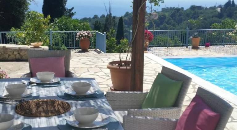 Villa with patio, barbecue & private pool — photo 4