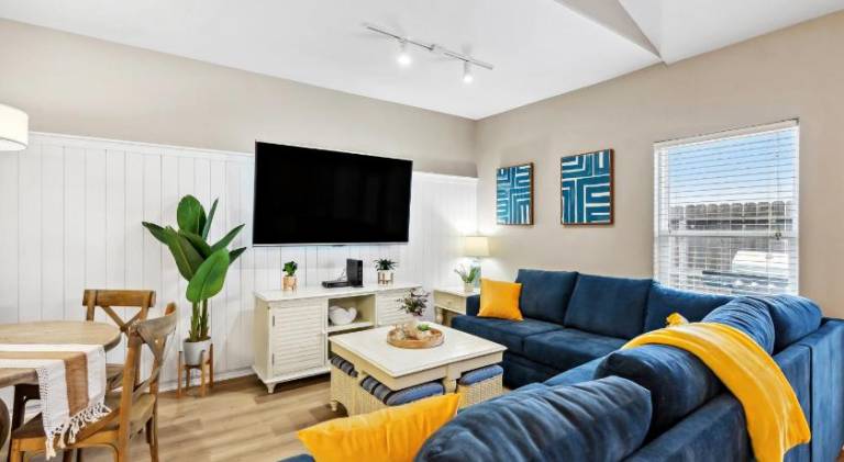 Large Pool, Near the Beach, 5 Bedroom, Pet-Friendly, Patio, Grill in Corpus Christi, TX