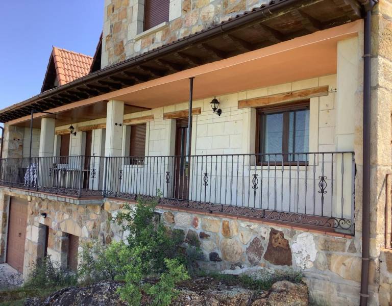 Vacation home with barbeque, garden & terrace | Mountain view — photo 4