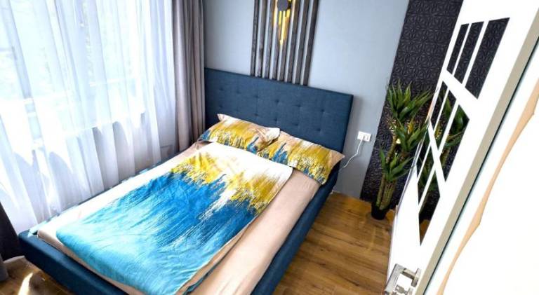 Serviced apartment with garden & patio — photo 2