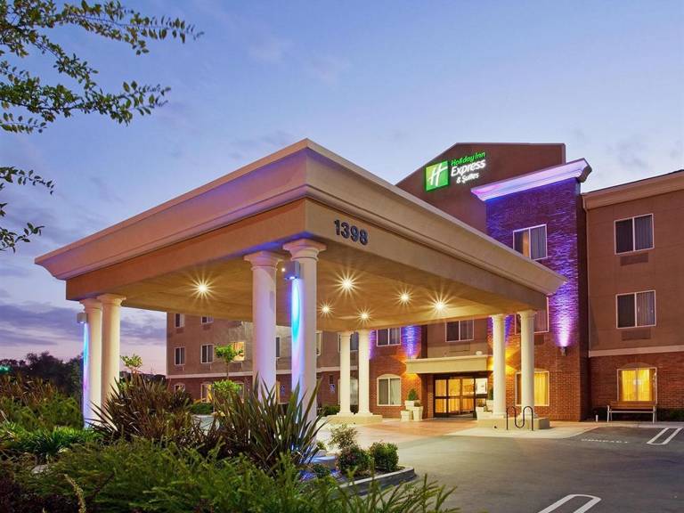 Holiday Inn Express Hotel & Suites Roseville Galleria Area By IHG