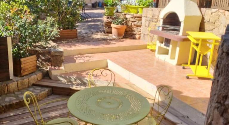 Apartment with patio, pool & garden — photo 2