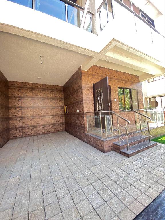 Bungalow with pool — photo 4