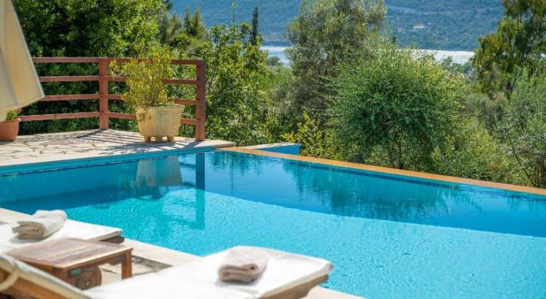 Villa with pool in Lefkada