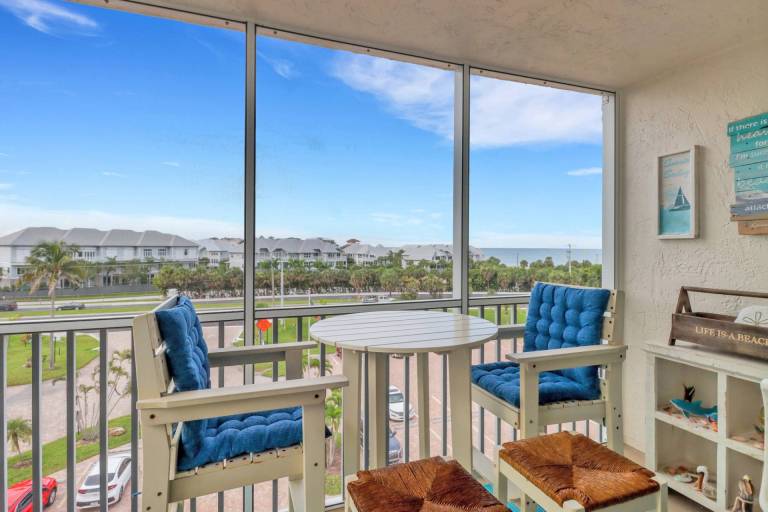 Condo  Vanderbilt Beach