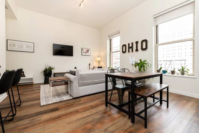 Holiday apartment with 2 rooms for 4 persons in Cleveland, OH