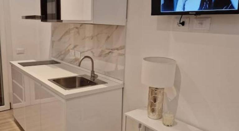 Bilocale vicino al Policlinico, Hesperia e Centro Storico Fibra Wi-Fi — photo 3