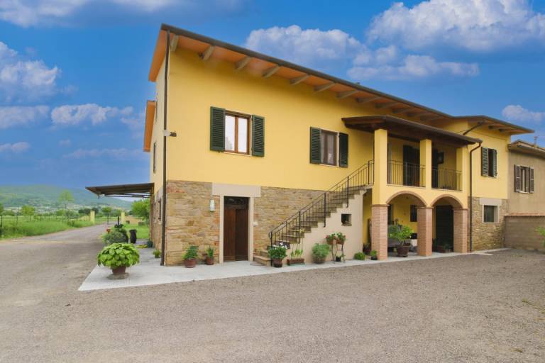Villa with BBQ, private pool & yard — photo 2