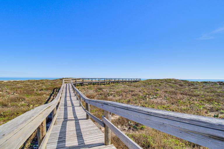 Walk to Beach! Pet-Friendly Mustang Island Retreat — photo 4