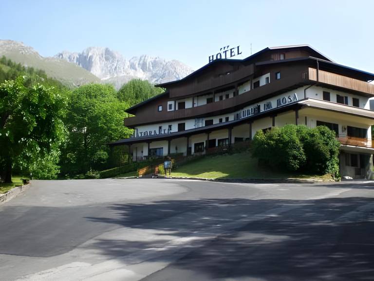 Hotel Residence La Rosa in Castione della Presolana