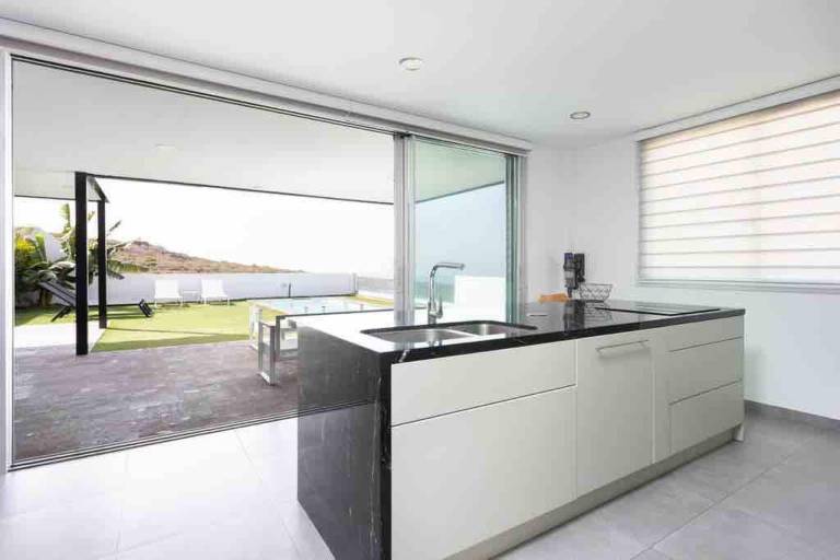 Fully equipped spacious villa with BBQ & private pool | Pets allowed — photo 5