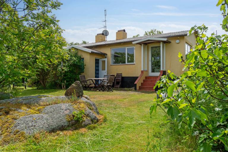 Vacation home with patio, grill & garden in Allinge