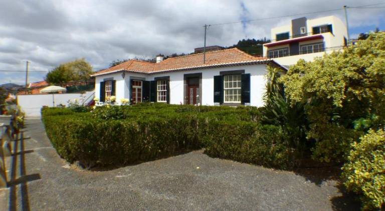 Vacation home | Close to Tropischer Garten Monte Palace | Pet-friendly — photo 3