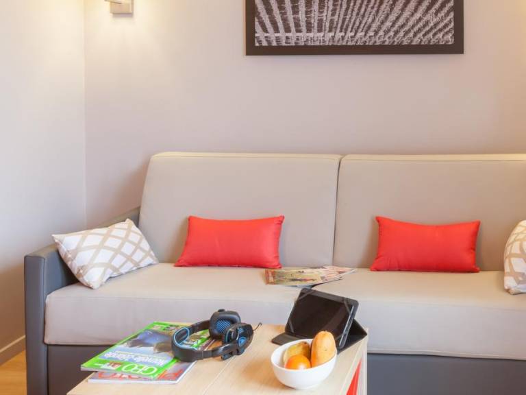 Rental apartment with heated pool — photo 5