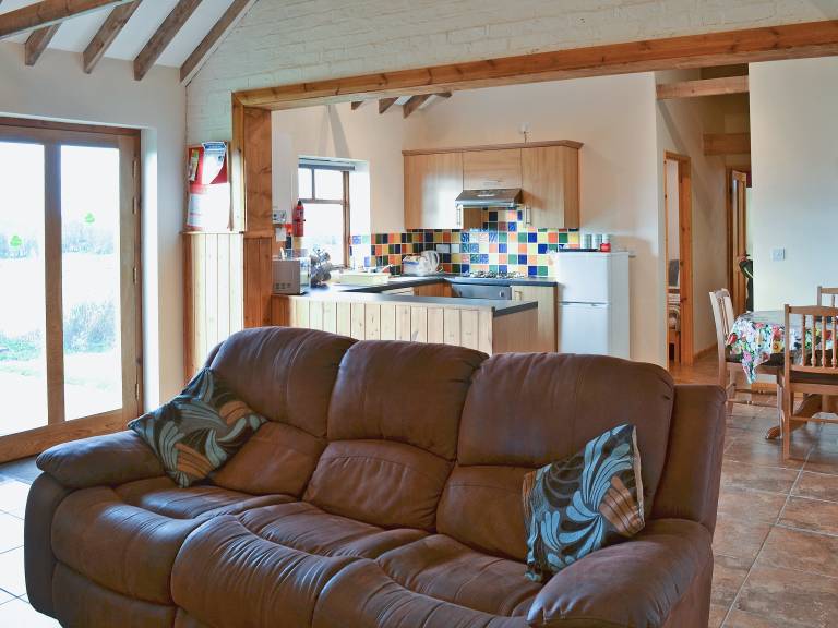 Family-friendly nice cottage with garden | River view | Pets are welcome — photo 3