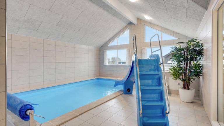 House with jacuzzi, barbecue & terrace — photo 5